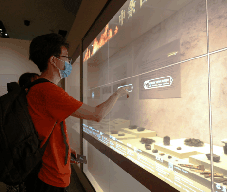 博物馆透明屏交互解决方案